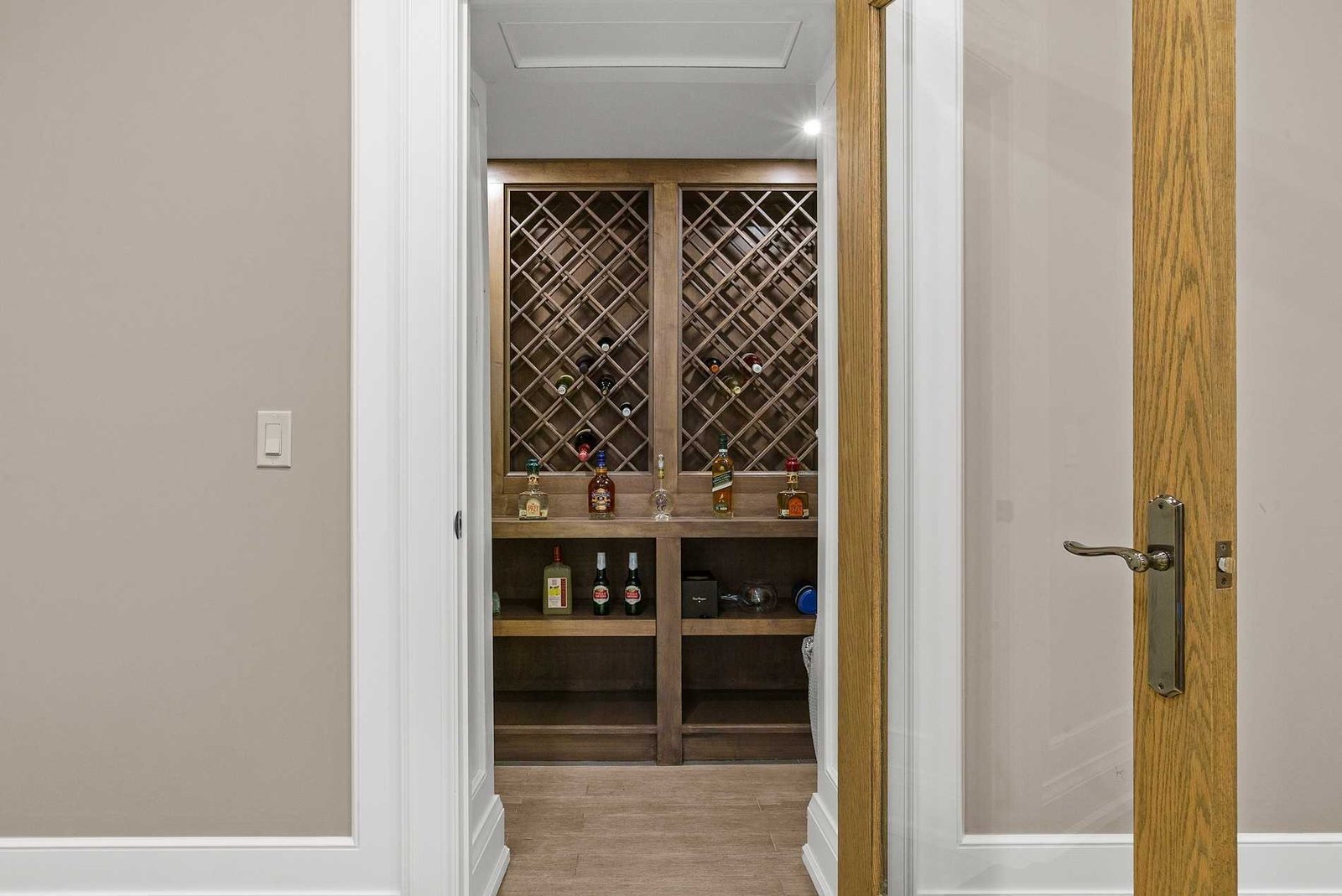 Oakville-Custom-House-Interior-Design-home-bar-2-1.jpg